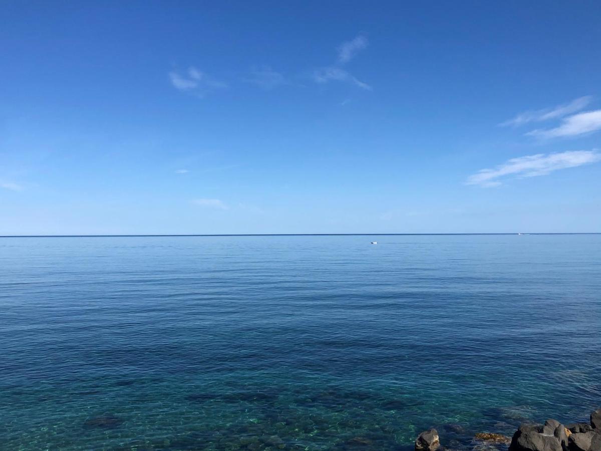 Appartamento Casasolemare Fondachello Fondachello  Exteriör bild