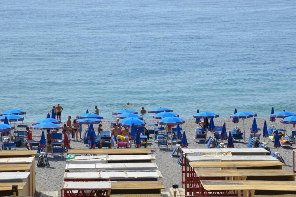 Appartamento Casasolemare Fondachello Fondachello  Exteriör bild