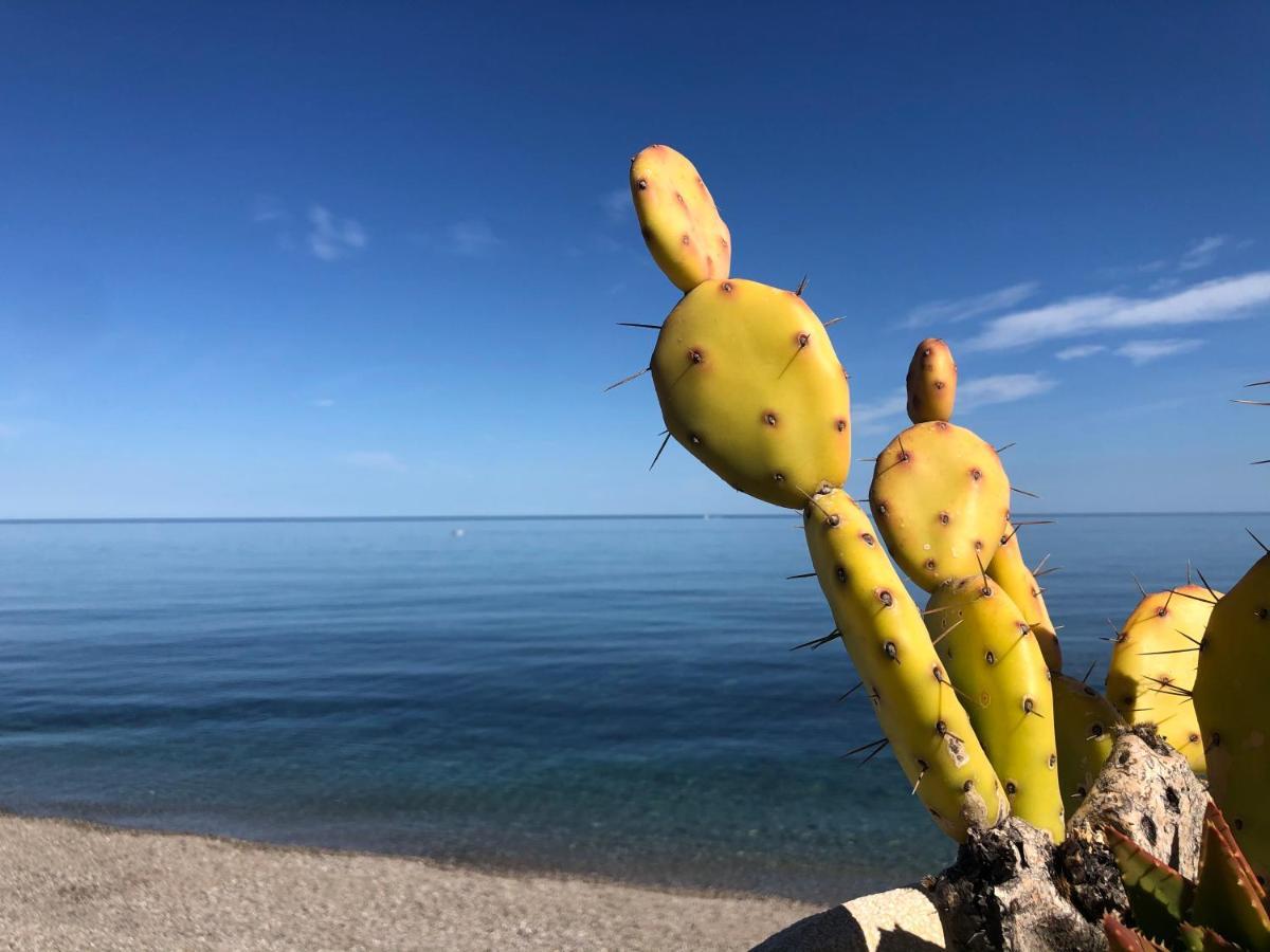 Appartamento Casasolemare Fondachello Fondachello  Exteriör bild